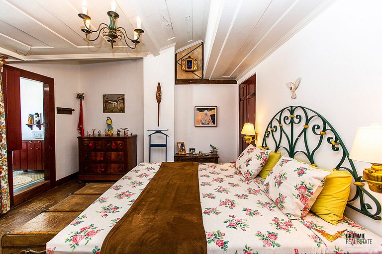 Comfort in the Heart of Paraty's Historic Center