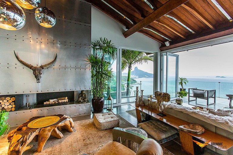 Mansão moderna com design contemporâneo e vistas deslumbrant