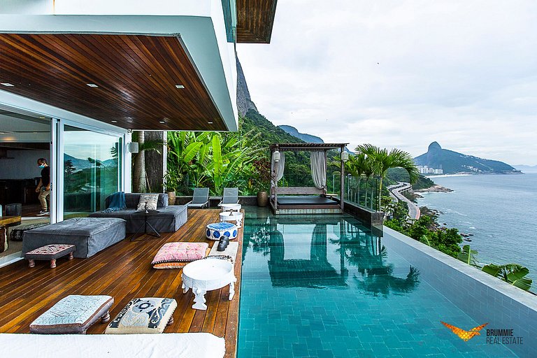 Modern oceanfront mansion with stunning views and contempora