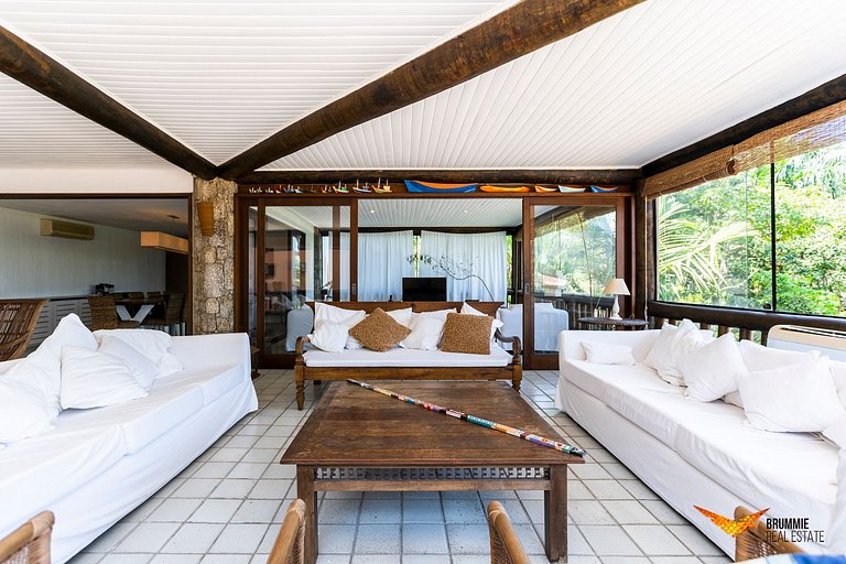 Linda Casa Pé na Areia em Angra dos Reis