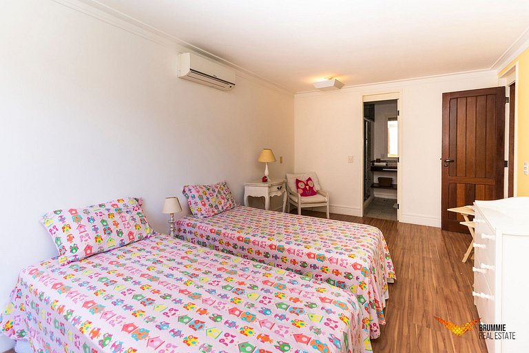 Linda Casa Pé na Areia em Angra dos Reis
