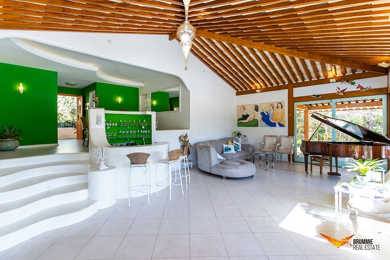Beautiful Mansion in Ferradurinha Búzios
