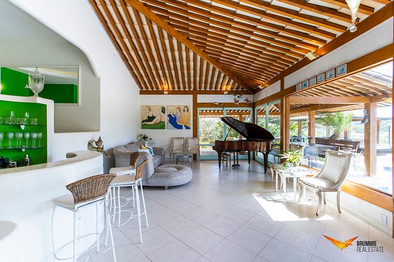 Beautiful Mansion in Ferradurinha Búzios
