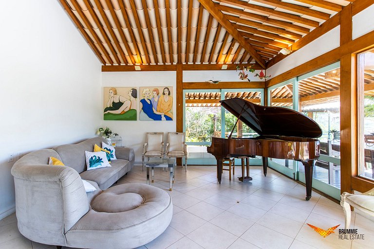 Beautiful Mansion in Ferradurinha Búzios