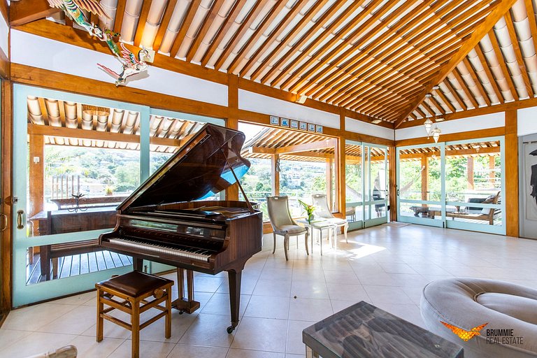 Beautiful Mansion in Ferradurinha Búzios