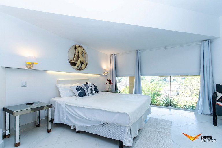 Beautiful Mansion in Ferradurinha Búzios