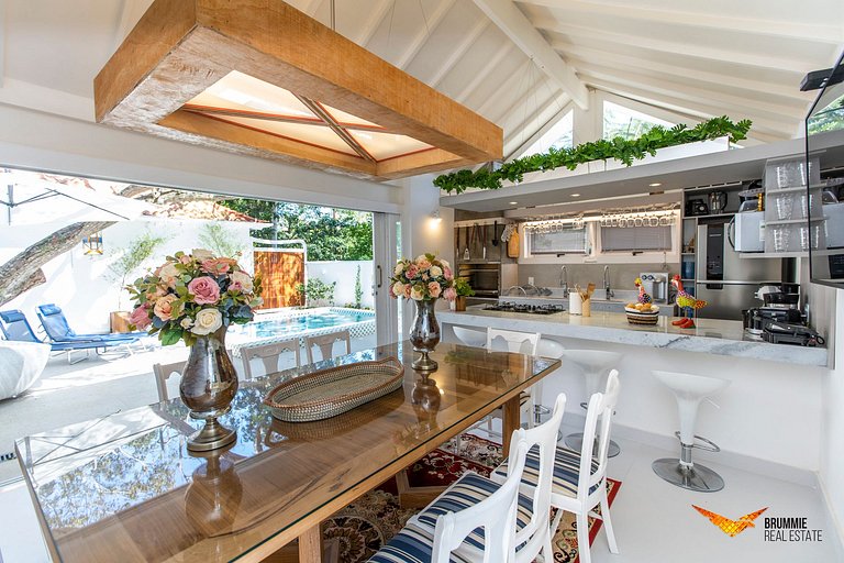 Linda Casa em Búzios na Praia da Ferradura