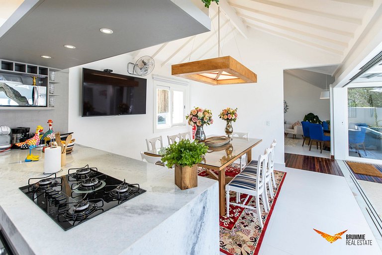 Casa encantadora na Praia da Ferradura – Búzios