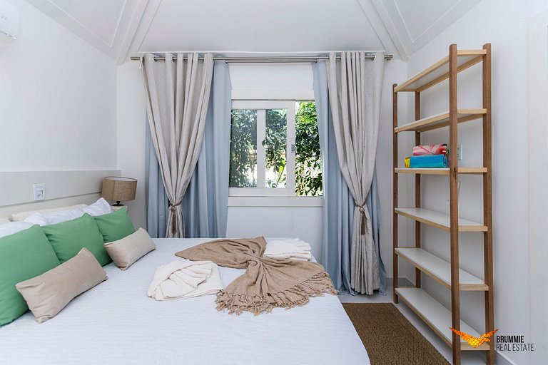 Charming Villa at Ferradura Beach – Búzios