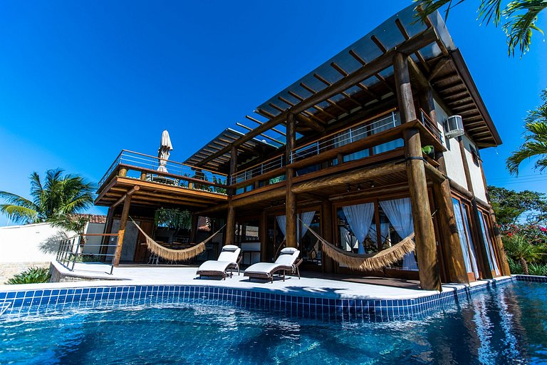 Linda Casa com próprio pier em Búzios