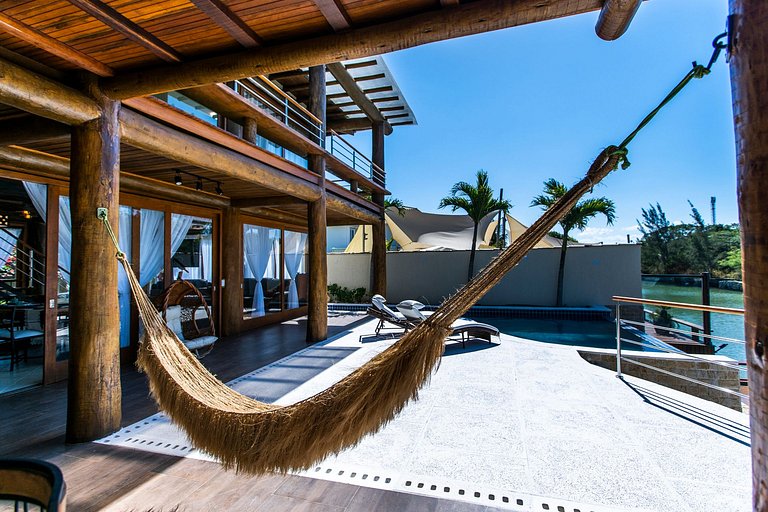 Linda Casa com próprio pier em Búzios