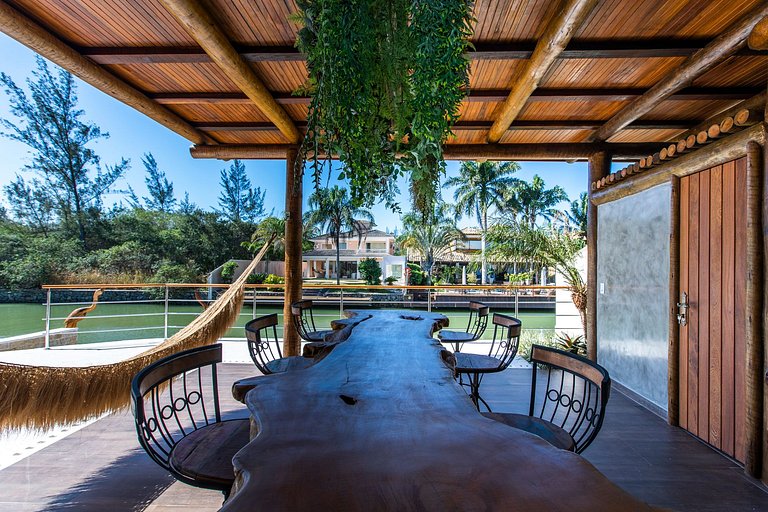 Linda Casa com próprio pier em Búzios
