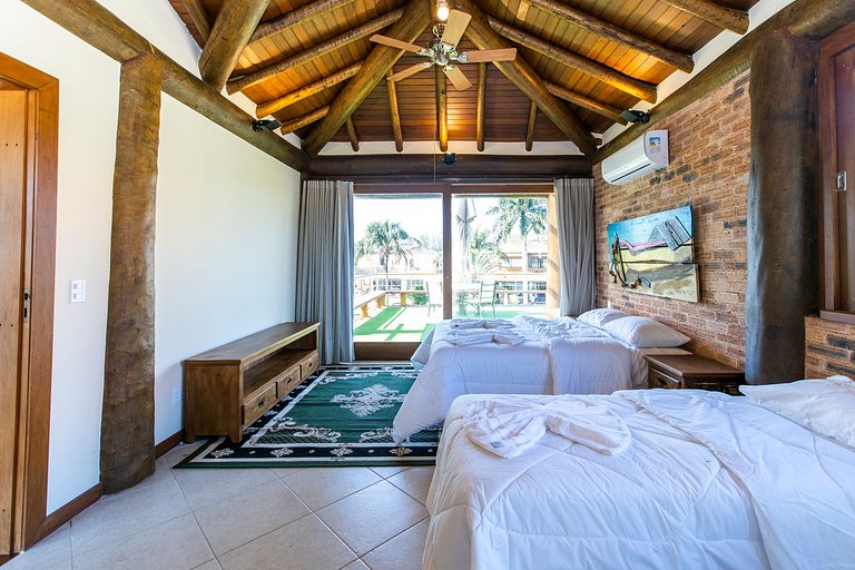 Linda Casa com próprio pier em Búzios
