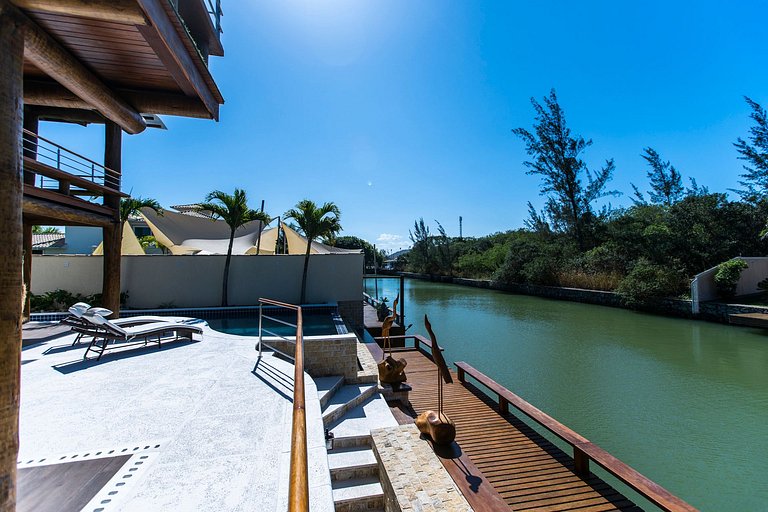 Linda Casa com próprio pier em Búzios