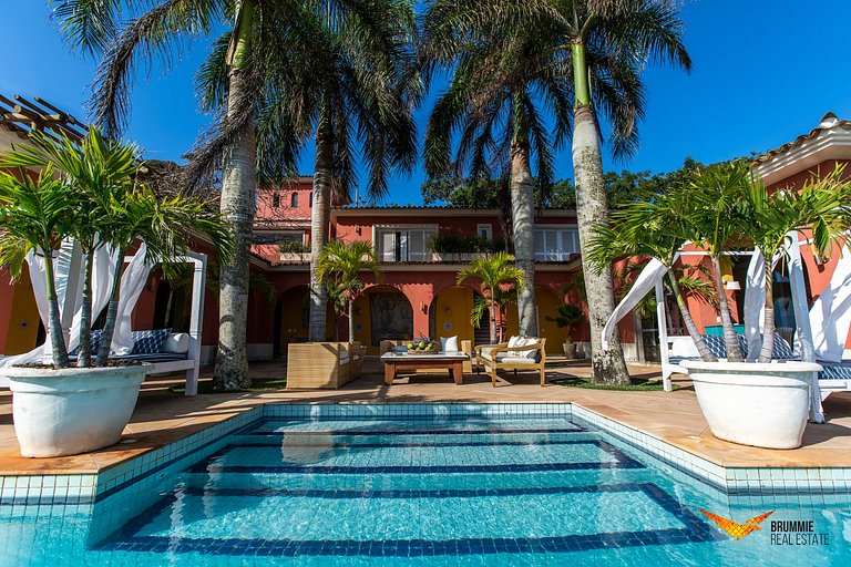 Cinematic Mansion in Búzios