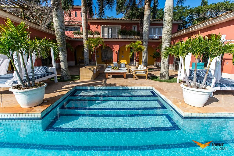 Cinematic Mansion in Búzios
