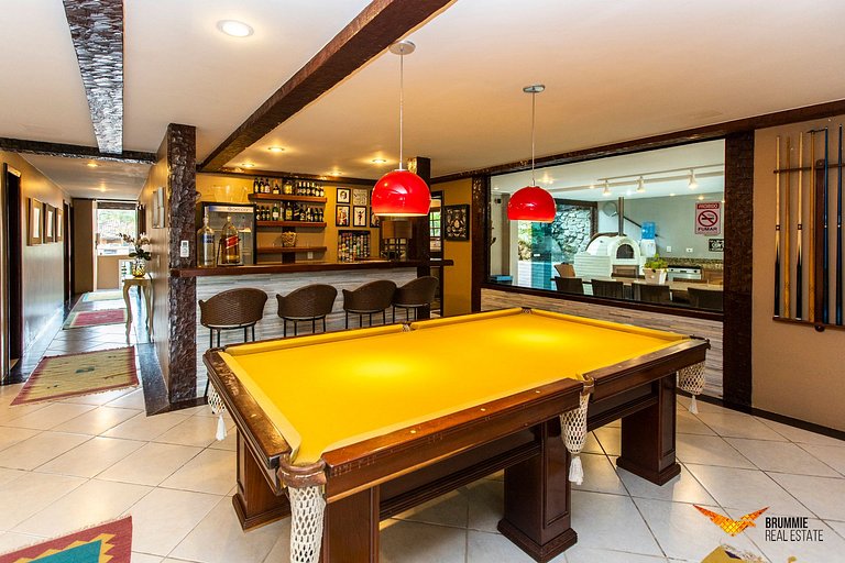 Spacious Upscale Mansion