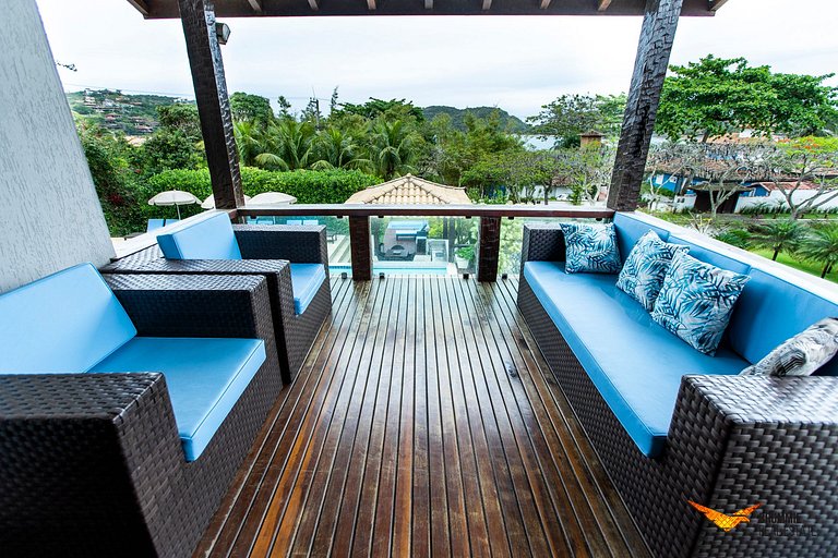 Spacious Upscale Mansion
