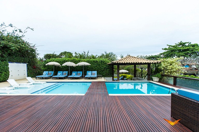 Spacious Upscale Mansion