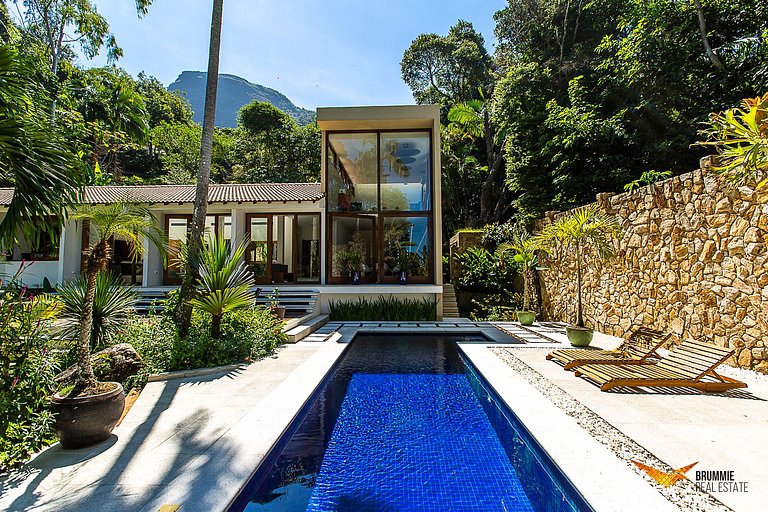 Linda Casa Linear em São Conrado