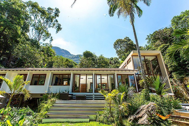Linda Casa Linear em São Conrado