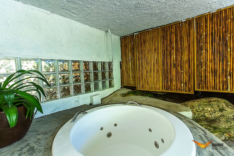 Linda Casa Linear em São Conrado