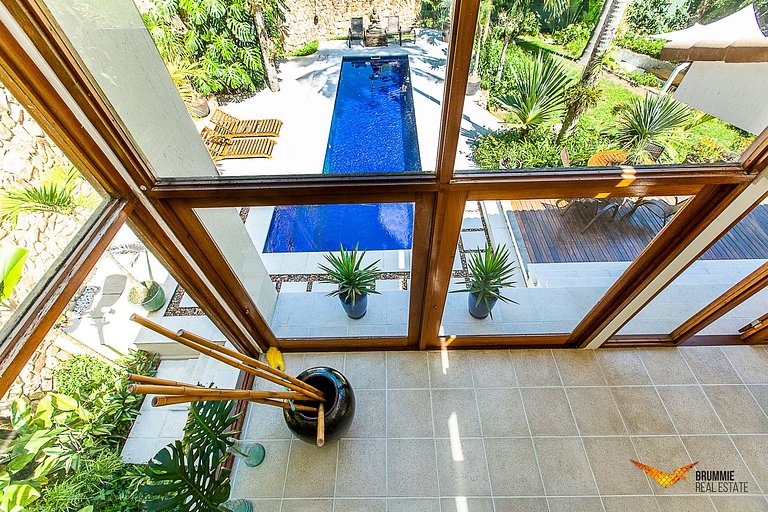 Linda Casa Linear em São Conrado