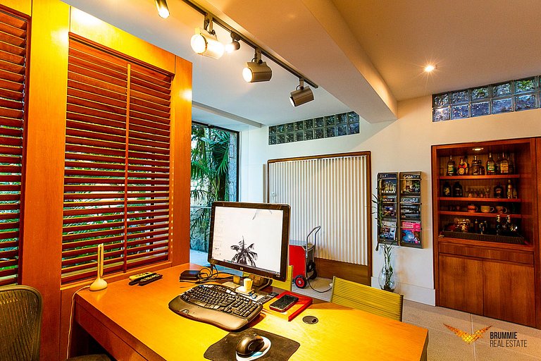 Linda Casa Linear em São Conrado