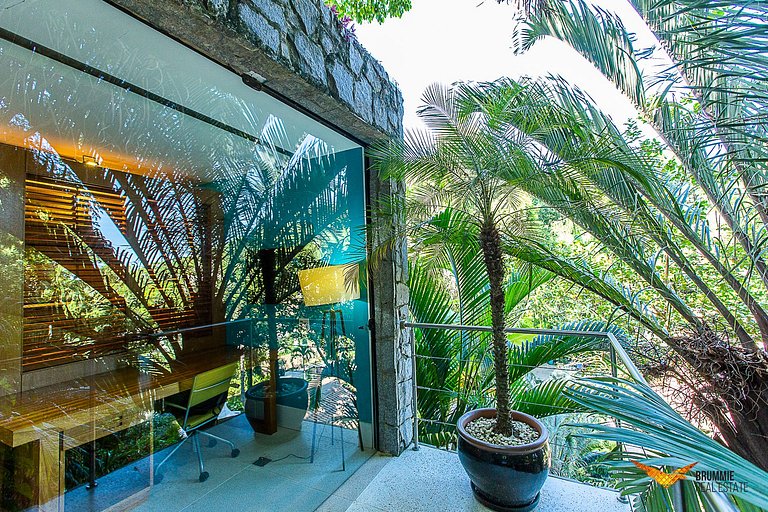 Linda Casa Linear em São Conrado