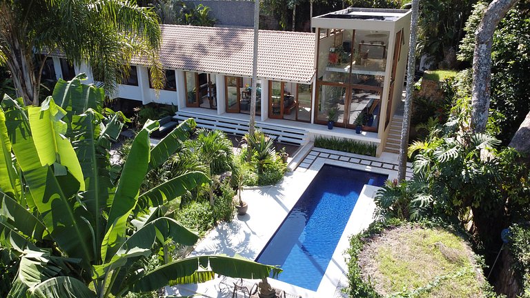Linda Casa Linear em São Conrado