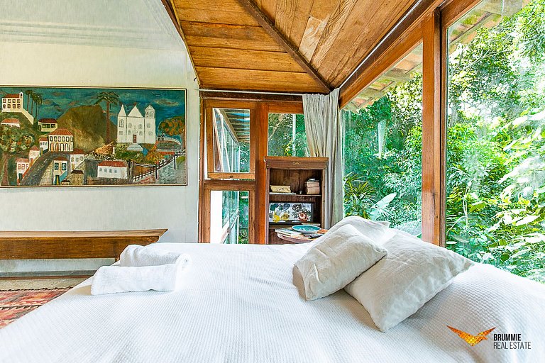 Casa Maravilhosa no meio da Floresta