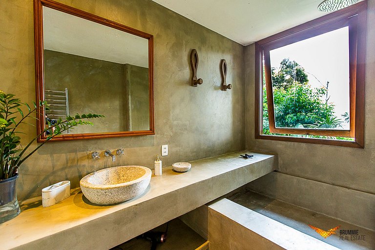 Casa Maravilhosa no meio da Floresta