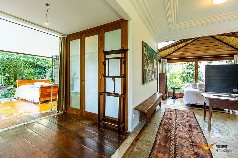 Casa Maravilhosa no meio da Floresta
