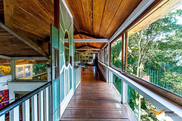 Casa Maravilhosa no meio da Floresta
