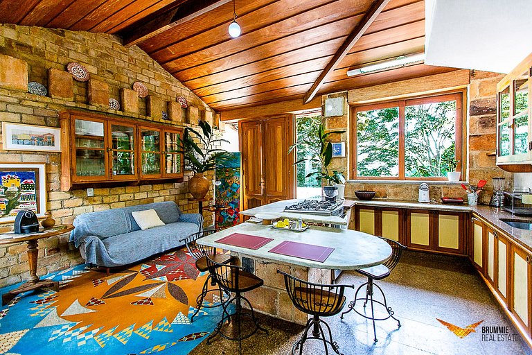 Casa Maravilhosa no meio da Floresta