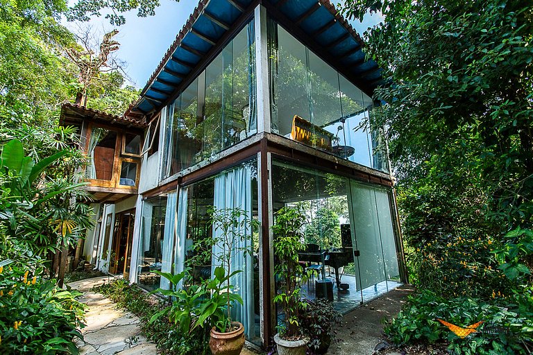 Casa Maravilhosa no meio da Floresta