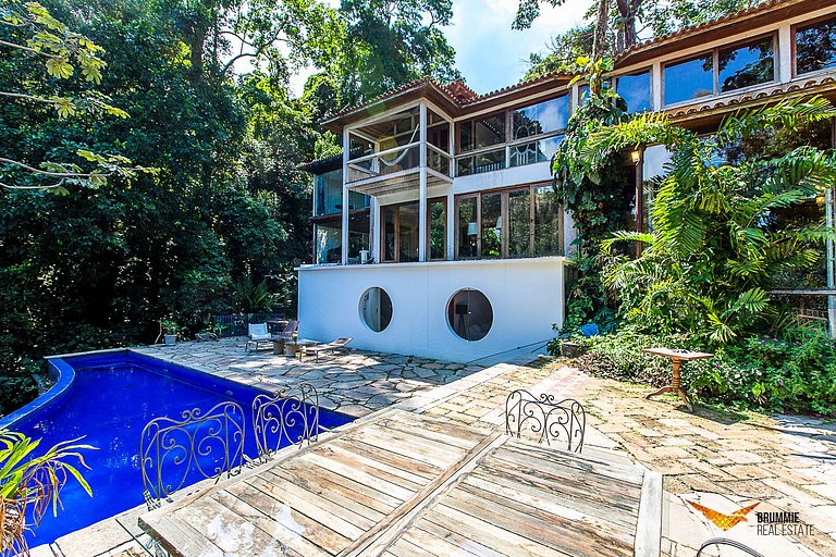 Casa Maravilhosa no meio da Floresta