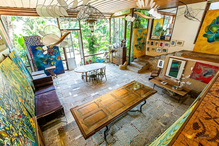 Casa Maravilhosa no meio da Floresta