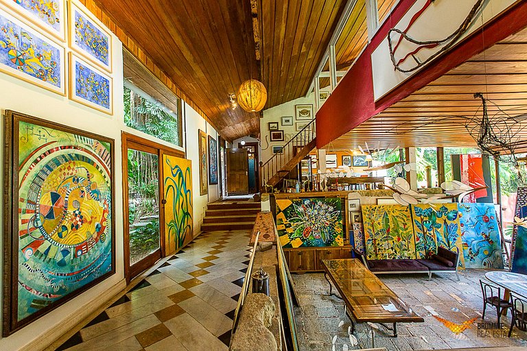 Casa Maravilhosa no meio da Floresta