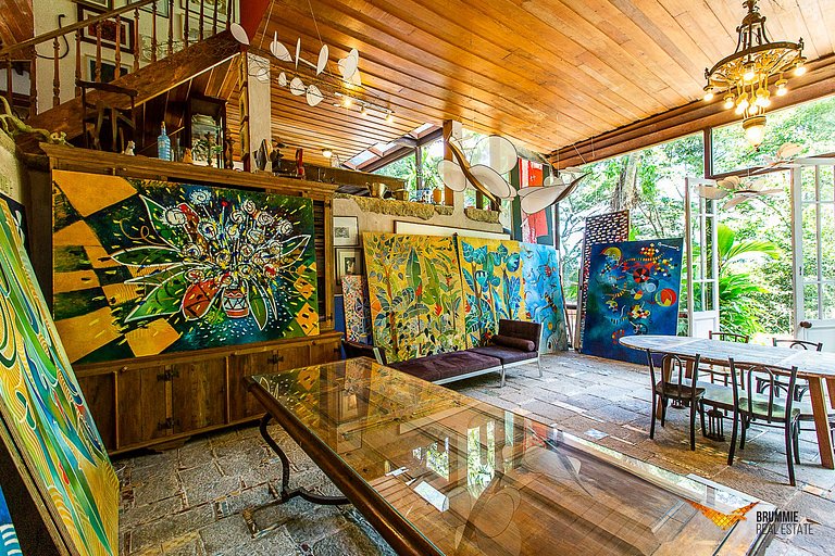 Casa Maravilhosa no meio da Floresta