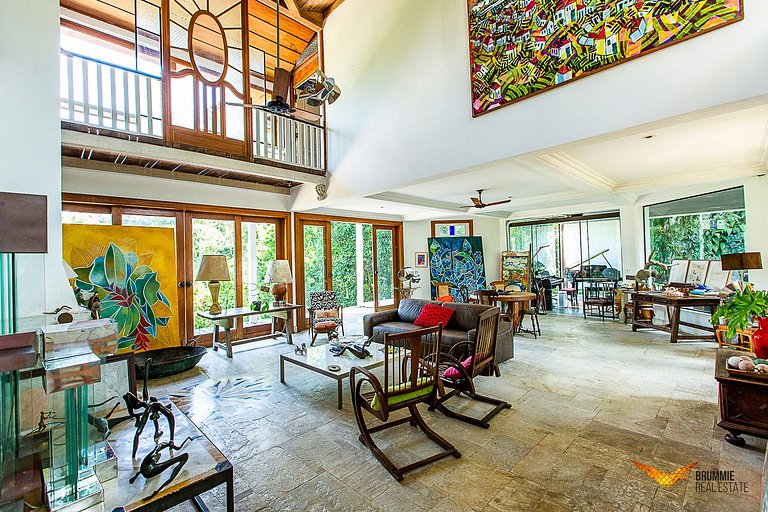 Casa Maravilhosa no meio da Floresta