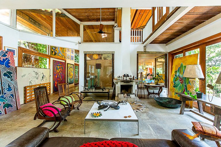 Casa Maravilhosa no meio da Floresta