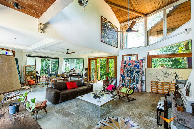 Casa Maravilhosa no meio da Floresta
