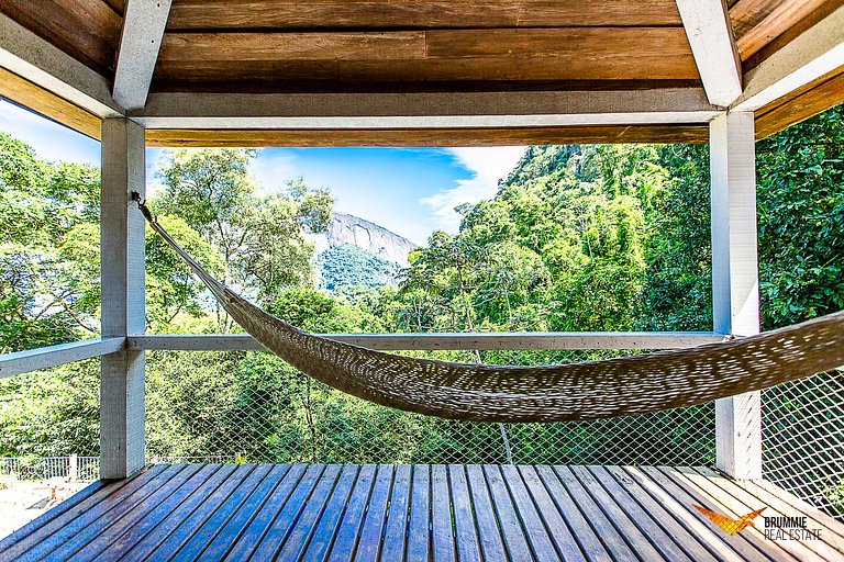 Casa Maravilhosa no meio da Floresta