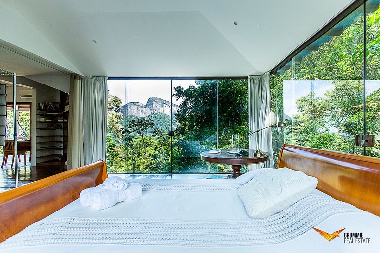 Casa Maravilhosa no meio da Floresta