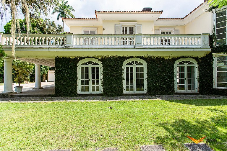 Incrível mansão na floresta para eventos