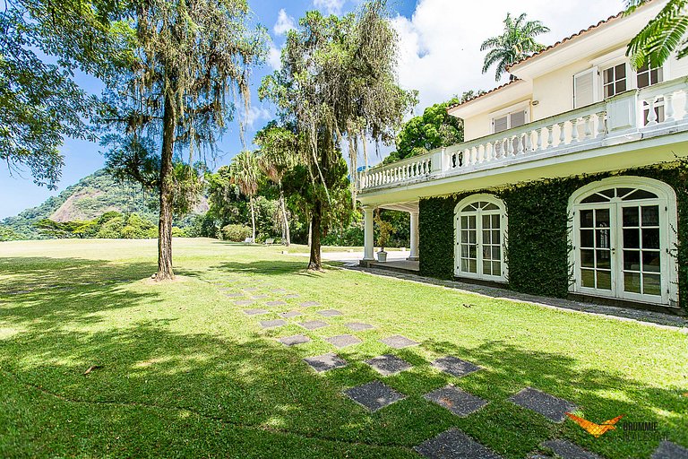 Incrível mansão na floresta para eventos