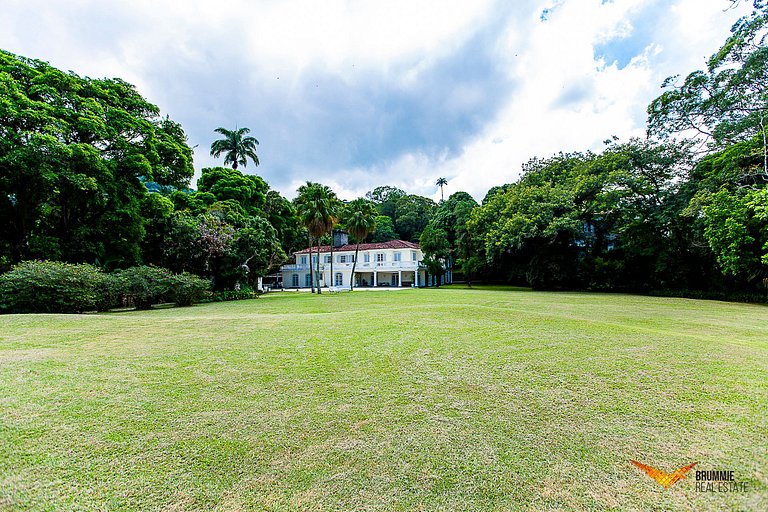Incrível mansão na floresta para eventos