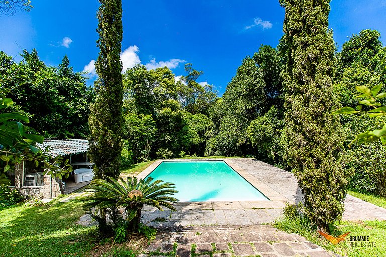 Incrível mansão na floresta para eventos