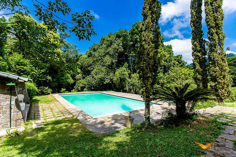 Incrível mansão na floresta para eventos